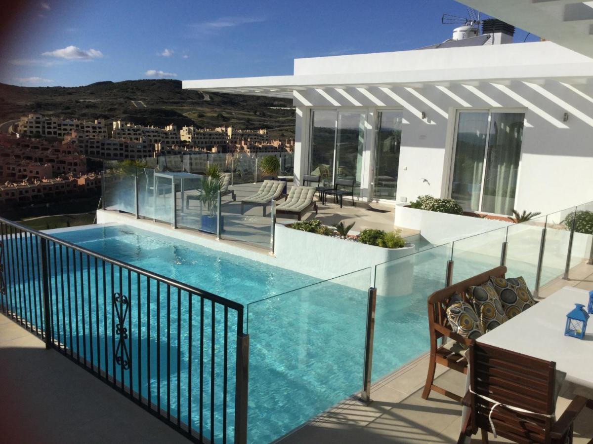 Villa Hesla Estepona Bagian luar foto