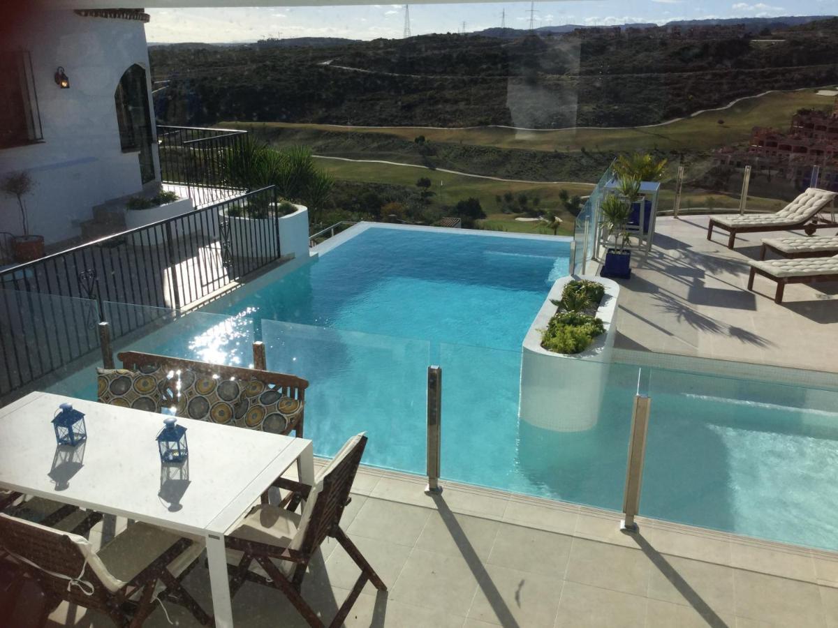 Villa Hesla Estepona Bagian luar foto