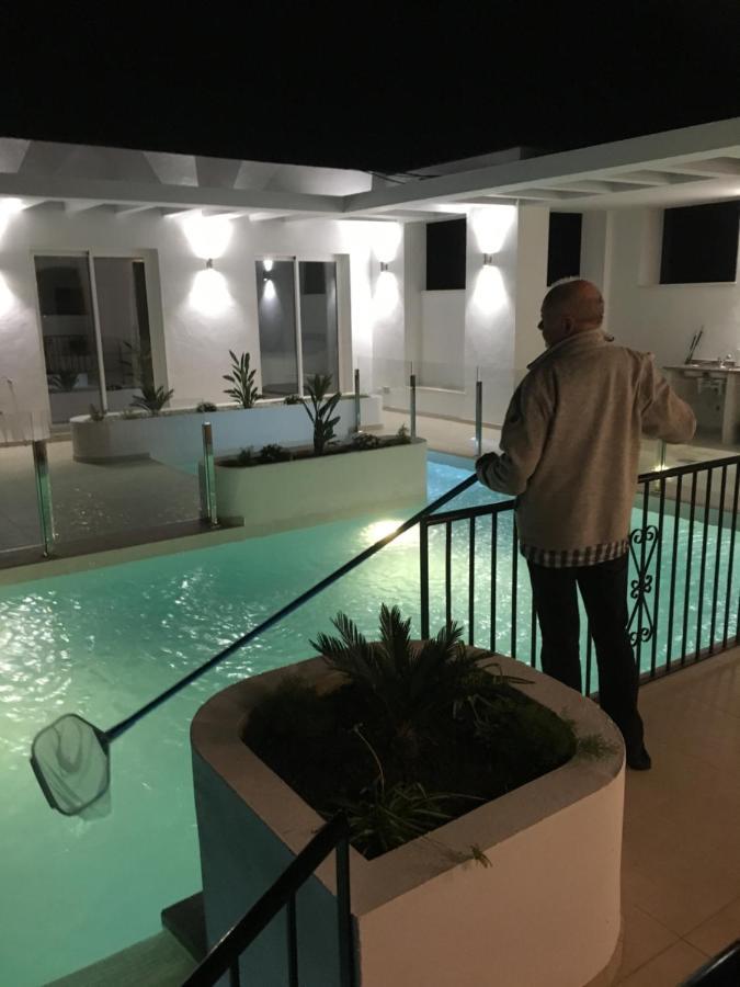 Villa Hesla Estepona Bagian luar foto