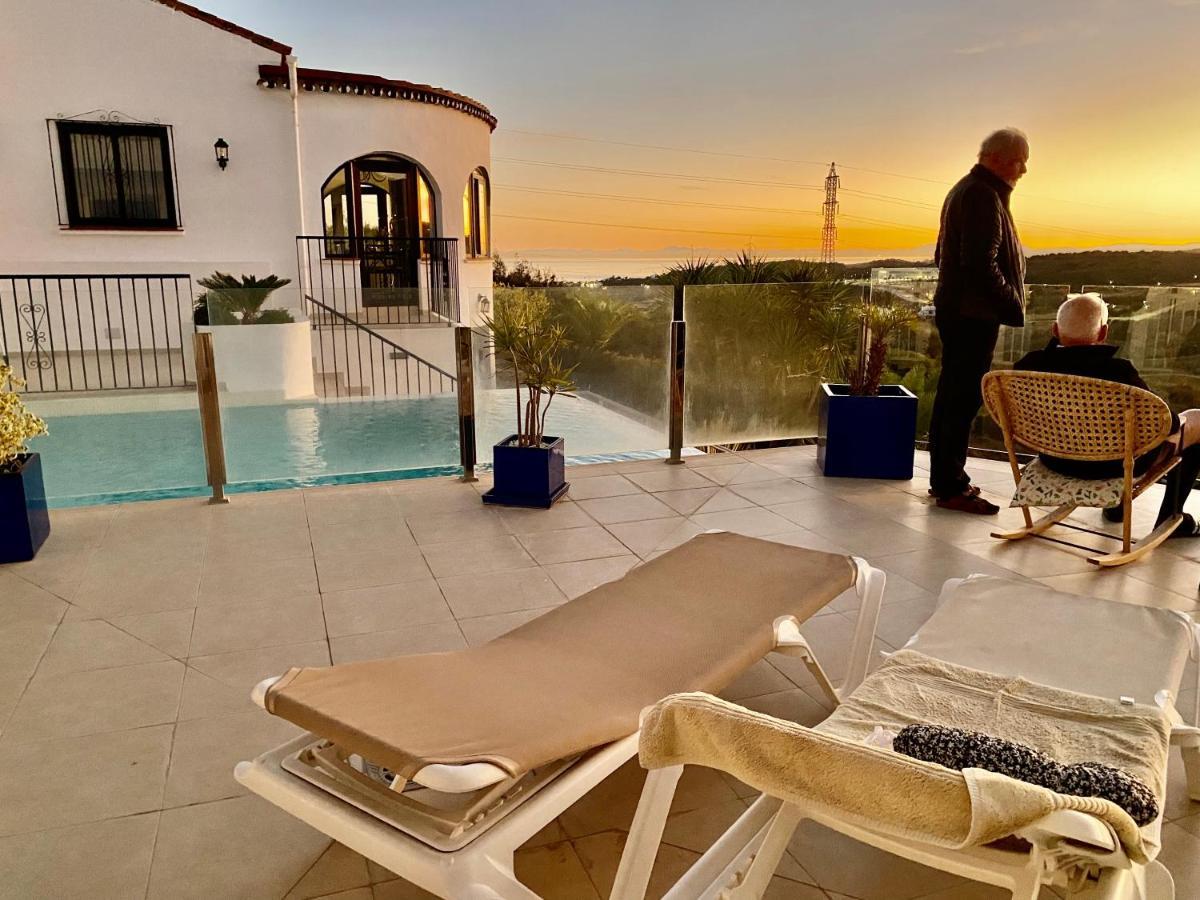 Villa Hesla Estepona Bagian luar foto