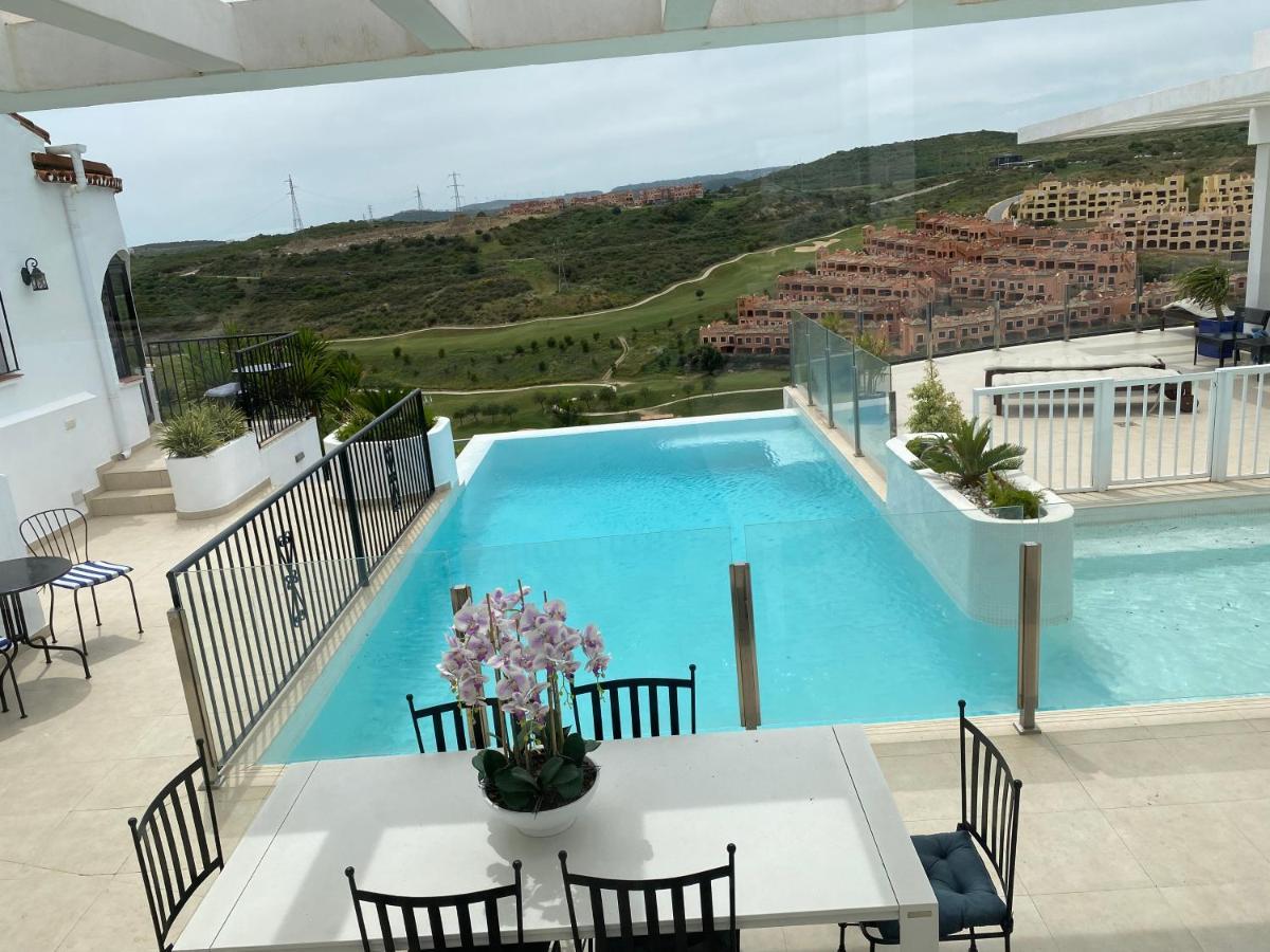 Villa Hesla Estepona Bagian luar foto