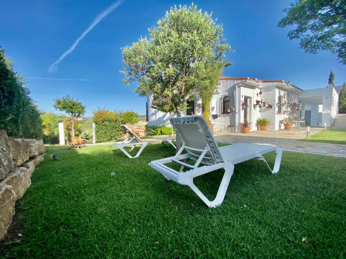 Villa Hesla Estepona Bagian luar foto